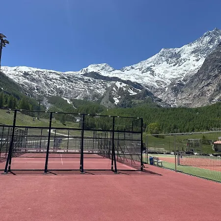 Sunny In The Heart Of Daire Saas Fee